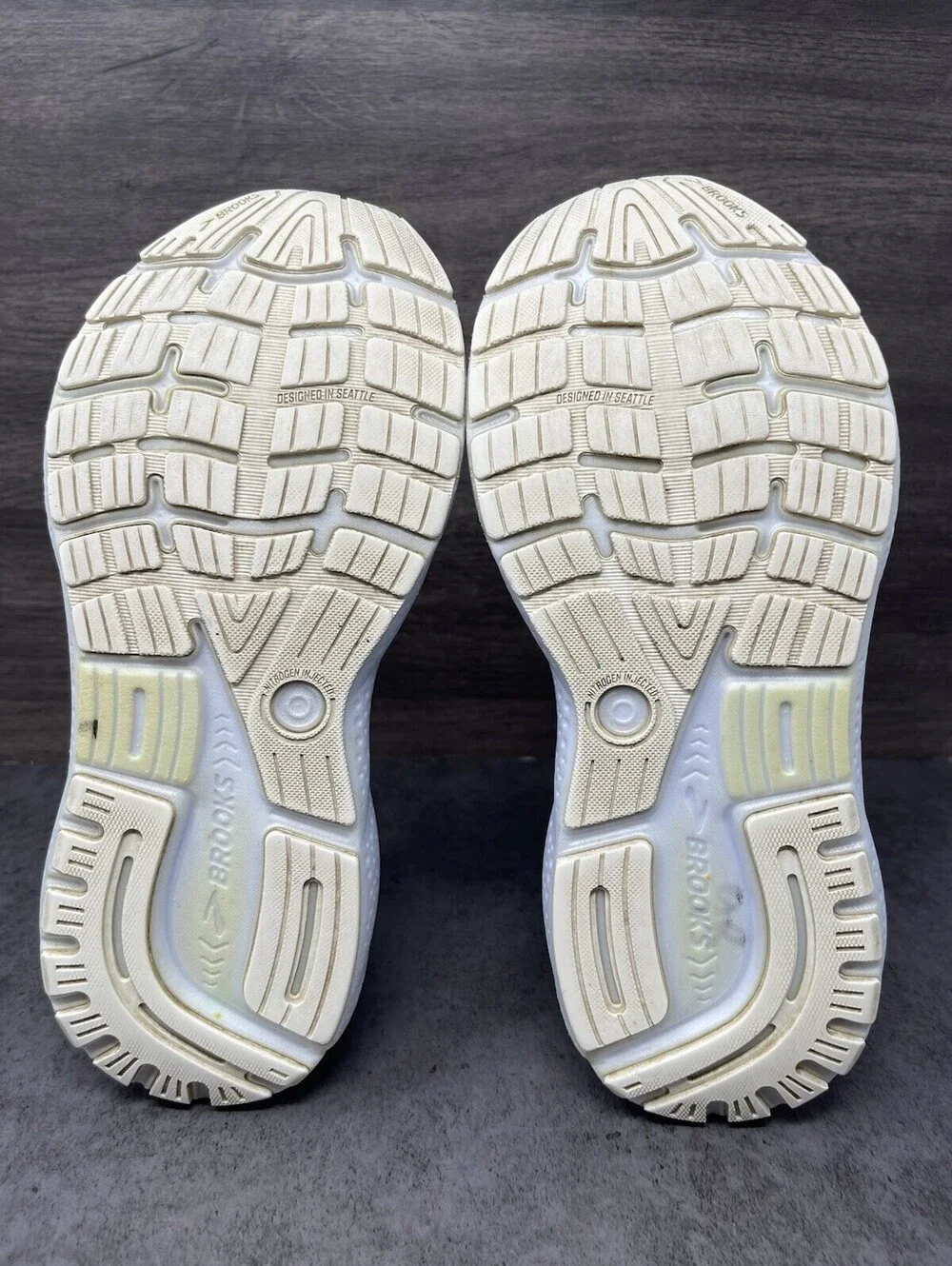 Brooks Ghost 16 White Black Rose Gold Womens Size 8 DNA LOFT v3 Running Shoes